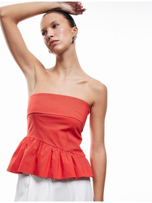 Koton Kat Detaylı Fırfırlı Straplez Bluz