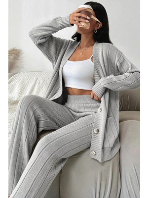 Gülseli Kadın Ön Düğmeli Kendinden Çizgi Desenli Triko Hırka Pantolon Ikili Takım P-00018935