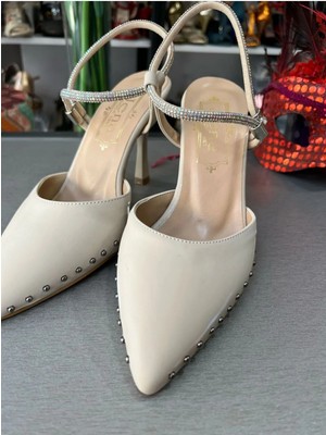 Metal Detaylı Çok Rahat Çok Şık Bilekten Taşlı Spor Şıklık Gece-Gündüz Için Abiye Ayakkabı