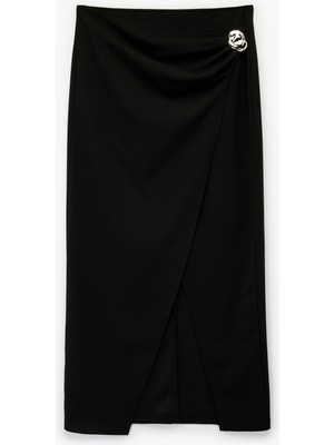 Koton Krep Kumaş Aksesuar Detaylı Yırtmaçlı Kruvaze Midi Etek