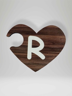 Mundy R Harfi (Sağ Parça) – Ahşap Puzzle Kalp Harf Magnet – Buzdolabı Süsü – Ikili Uyumlu (KOD:1032)