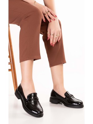 Gondol Kadın Hakiki Deri Toka Detaylı Şık Loafer Ayakkabı NDR.26101 - Siyah Rugan - 36 Siyah Rugan