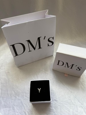 DMs Silver Y Harf Gümüş Charm'ı