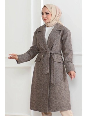 Alfanora Kadın Kaşe Kaban – Uzun Boy Kruvaze Yaka Kuşaklı Tesettür Kaşe Kışlık Kaban, Astarlı Şık Yünlü Dokuma Oversize Rahat Kalıp Cepli Düğmeli Modern Kap Modeli - Vizon