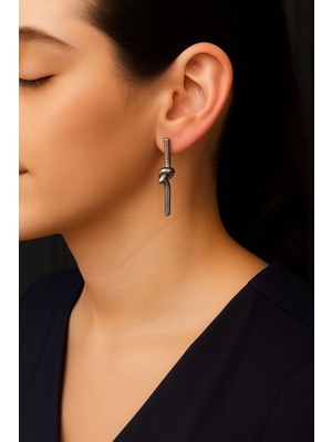 NKT Collection Düğümlü Şeklinde Çubuk Tasarım Kadın Küpe