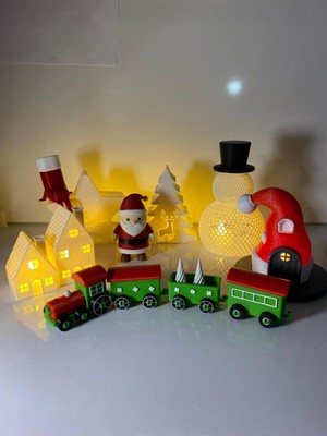 Yılbaşı Temalı 9 Parça Set, Renkli Ağaç, Kardan Adam, Noel Baba, Tren, Evler, Şapka ve Çorap