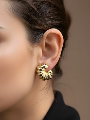 NKT Collection Altın Renk Burgulu Halka Form Parlak Metalik Kadın Küpe