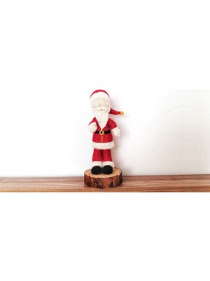 El Yapımı Kırmızı Keçe Noel Baba Süsü, Sevimli ve Şık Dekorasyon Ürünü
