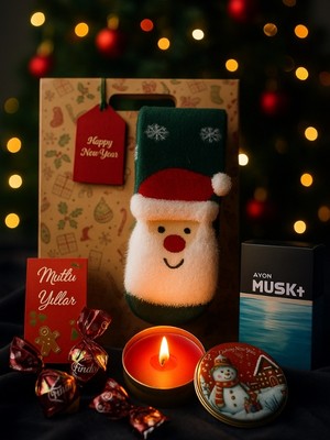 Medy Store Yeni Yıla Özel Erkekler Için Hediye Seti -Avon Musk Marine Parfüm, Parfümlü Noel Baba Çorabı, Kokulu Mum, Çikolata ve Mutlu Yıllar Kartı