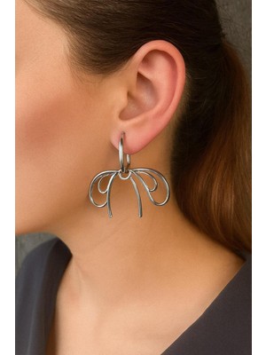 NKT Collection Fiyonk Şeklinde Parlak Gümüş Renk Modern Kadın Küpe