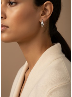 NKT Collection Gümüş Renk Burgu Yarım Halka Kadın Küpe