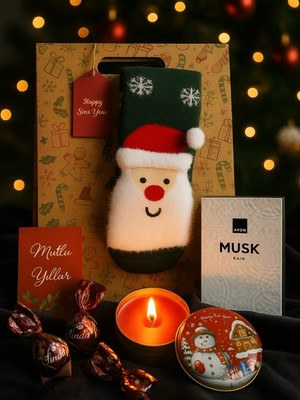 Medy Store Yeni Yıla Özel Erkekler Için Hediye Paketi -Avon Musk Rain Parfüm, Parfümlü Noel Baba Çorabı, Kokulu Mum, Çikolata ve Mutlu Yıllar Kartı