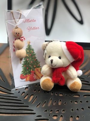 Renkli Yılbaşı Süsü ve Şapkalı Anahtarlık Hediye Seti