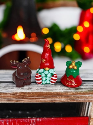 Yılbaşı Temalı 3'lü Biblo Seti, Geyik, Şans, Çan ve Cüce Detaylarıyla Şık Dekor