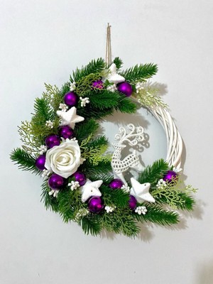 Mor Geyikli Yeni Yıl Kapı Süsü, Şık ve Neşeli Dekoratif Aksesuar.