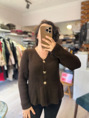 V Yaka Eteği Fırfırlı Kadın Hırka