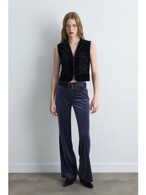 Gusto Nakışlı Kadife Yelek - Siyah