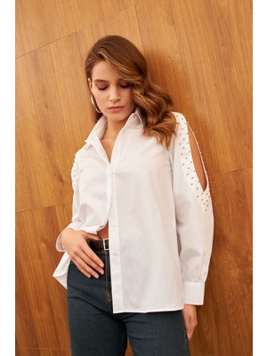 Stella Pulvis Beyaz Kolu Aksesuarlı Gömlek