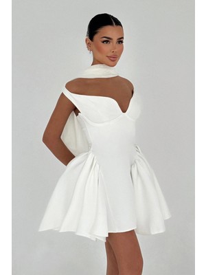 Eyyo Beyaz Sırt Detay Mini Elbise ATE-2721