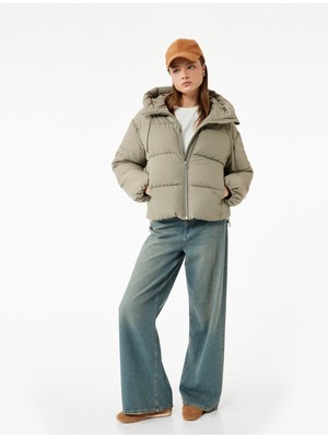 Koton Rahat Kalıp Fermuarlı Kapüşonlu Kapitoneli Dik Yaka Şişme Mont