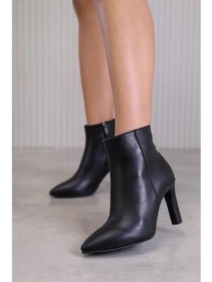 P902  Model 8 cm Topuklu Yeni Sezon Kısa Bot Sıyah