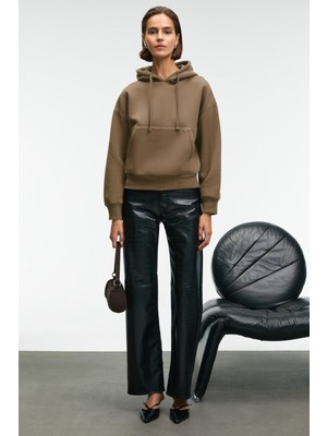 Grimelange Selene Kadın Kapüşonlu Kangru Cepli Regular Fit Vizon Sweatshirt