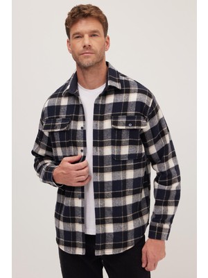 Tudors Relax Fit Rahat Kesim Çift Cep Kapaklı Kışlık Oduncu Kareli Erkek Gömlek