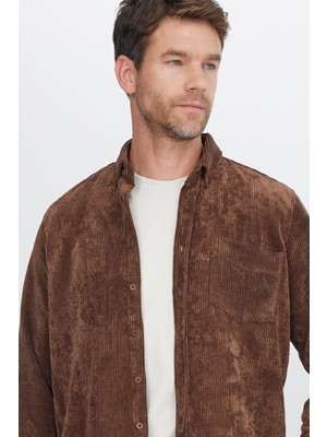 Tudors Erkek Regular Fit Rahat Kesim Fitilli Kadife Görünüm Düğmeli Yaka Koyu Kahve Ceket Gömlek