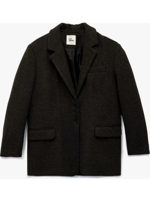 Koton Viskon Karışımlı Geniş Yaka Cep Detaylı Düğmeli Uzun Kollu Ceket