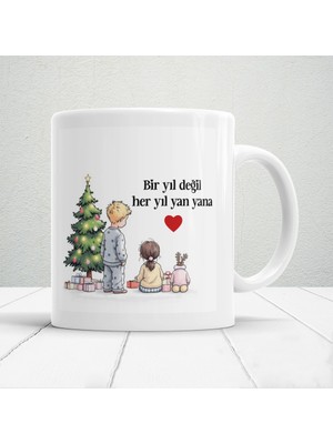 Nostaljik Lezzetler Yılbaşı Gecesinin Büyüsünü Yansıtan, Koleksiyonluk Şık ve Zarif Hediyelik Yılbaşı Kupa