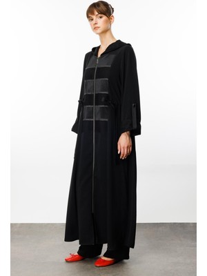 Micca Patch Ön Garni Detaylı Özel Dokuma Kumaş Spor Ferace Kap-Siyah