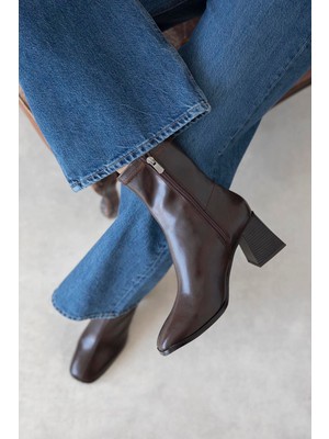 Straswans Kadın Trew Kırışık Deri Bot Kahve Kalın Topuklu Rahat Yürüyüş ve Trend Moda