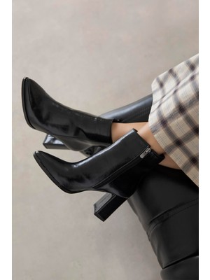 Straswans Fergal Kadın Topuklu Kırışık Deri Bot Siyah