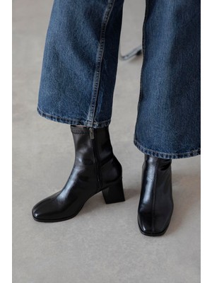 Straswans Kadın Siyah Kırışık Deri Bot Kalın Topuklu Streç Trew Modeli