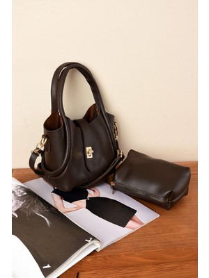 Demir Toka Kemerli Çift Askılı Makyaj Çantalı Zarif Suni Deri Kadın El ve Omuz Çantası