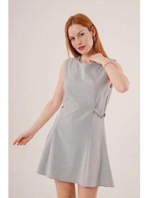 Çamaşır Kenti Yanları Zincir Detaylı Sıfır Kol  Mini Elbise