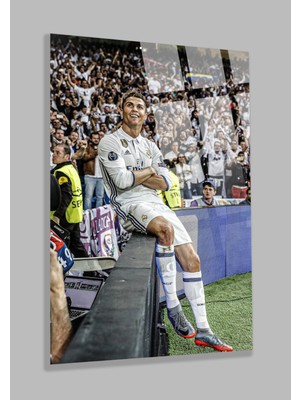 Ultra Yüksek Çözünürlüklü Saha Içinde Crıstıano Ronaldo Görseli Ev, Ofis Hediyesi