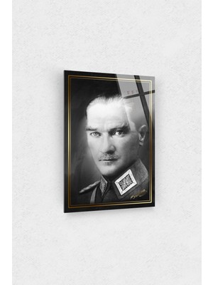 Mustafa Kemal Atatürk Siyah Beyaz Üniformalı Cam Tablo 10 Kasım Atatürk Tablo Ofis Dekor