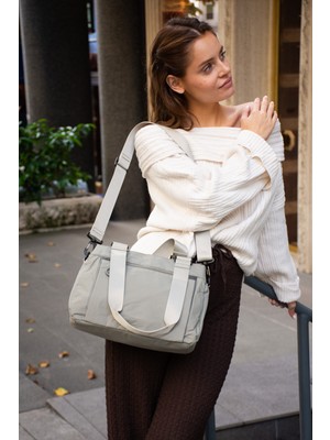 Çanta Trend Kadın Orta Boy Çok Gözlü Spor,günlük Seyahata Uygun El ve Omuz Çantası