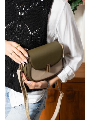 Çanta Trend Kilit Detaylı Uzun Askılı 4 Bölmeli Astarlı Çapraz ve Omuz Çantası 712