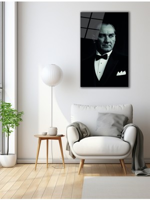 Takım Elbiseli Atatürk Cam Tablo