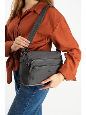 Çanta Trend Yumuşak Dokulu Ultra Hafif, Esnek ve Su Geçirmez Polyamid Kumaş Omuz Çantası Gri Model: (571-13-14C)