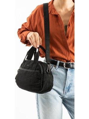 Çanta Trend Yumuşak Dokulu Ultra Hafif, Su Geçirmez Polyamid Kumaş Omuz ve Kol Çantası Siyah Model: (571-13-14H)