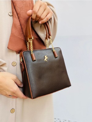 Çanta Trend Miami Polo Clup Kadın El ve Omuz Askılı Çanta 3 Gözlü Suni Deri Zincir Detaylı Kahverengi Günlük Kullanım