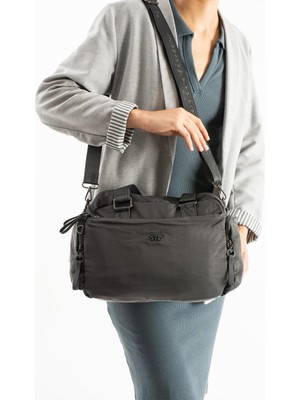 Çanta Trend Yumuşak Dokulu Ultra Hafif, Su Geçirmez Polyamid Kumaş Omuz ve Kol Çantası Gri Model: (571-13-14G)