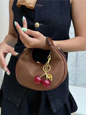 Çanta Trend Wanda Model Süet Taba Charm Hediyeli Kadın El ve Omuz Çantası