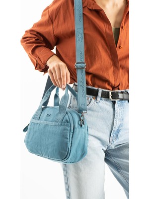 Çanta Trend Yumuşak Dokulu Ultra Hafif, Su Geçirmez Polyamid Kumaş Omuz ve Kol Çantası Mavi Model: (571-13-14H)