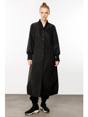 Micca El Işi Yaka ve Kol Detaylı Iç Bedeni Dolgulu Özel Kaban Manto-Siyah