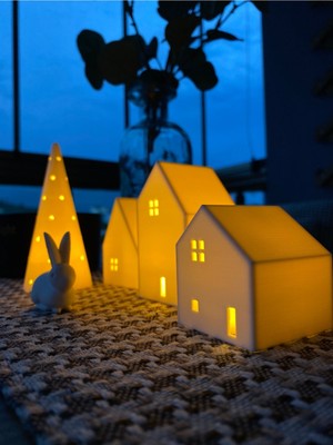 Empressco Beyaz 4'lü Tealight Mumluk ve Noel Evleri Çam Ağacı Dekorları Seti