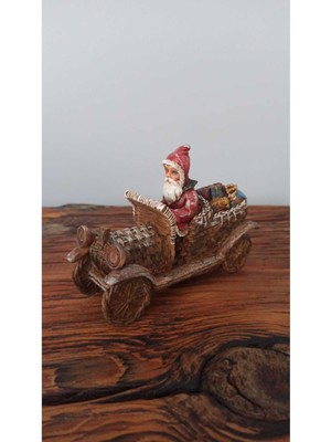 Empressco Kahverengi Noel Baba Temalı Polyester Araba Biblo, Şık ve Eğlenceli Dekorasyon.